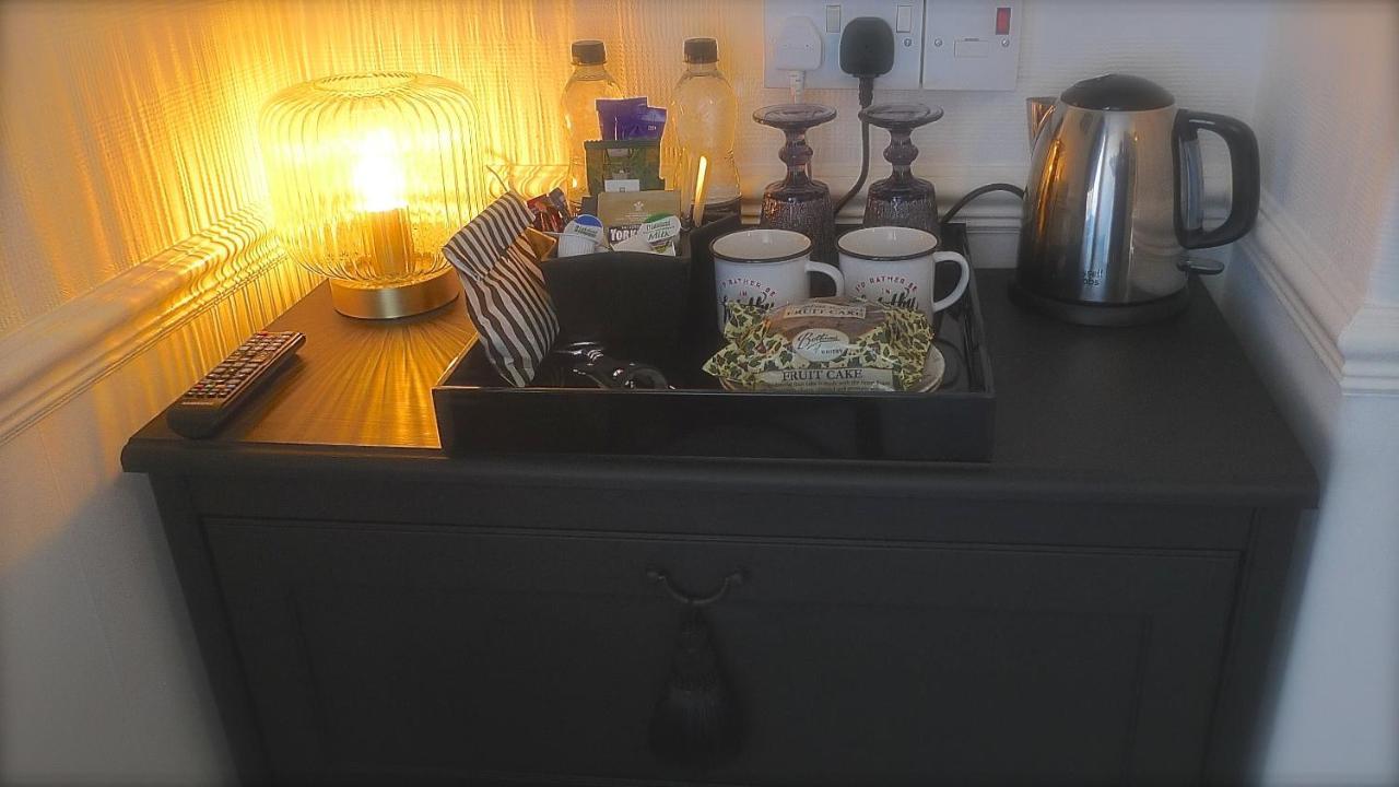 High Tor Guest House Уитби Экстерьер фото
